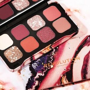 Revolution Forever Dynamic Allure Eyeshadow Palette